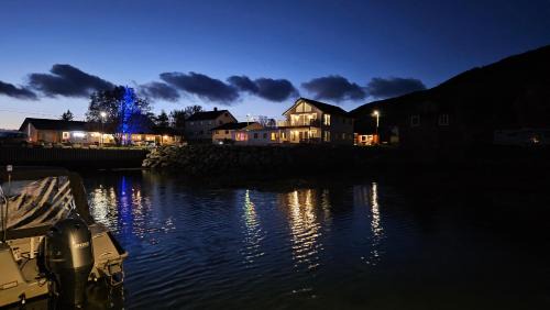 Hennesstrand Brygge - Leiligheter med vakker utsikt i Vesterålen - Lofoten