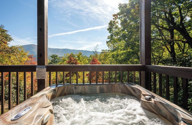 HGTV Hot Tub | Game Room + Minutes to National Park