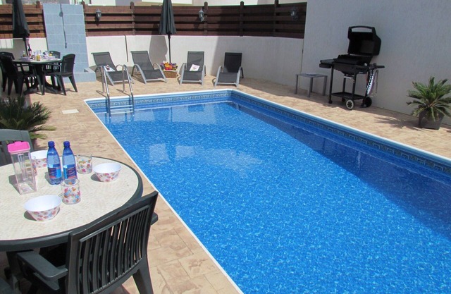 Hibiscus Family Friendly Villa With Private Pool.