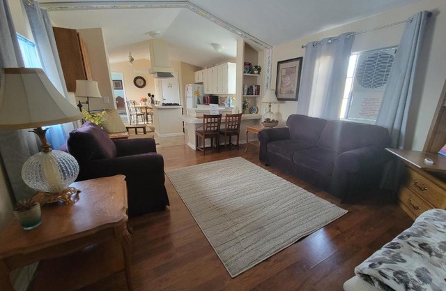 Hidden Gem 2 bed 2 bath private mobile home with great parking