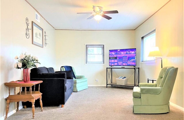 High - Family Neighborhood, Pet Friendly