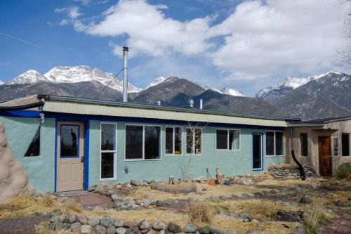 High Mountain Desert Earthship with Stunning Views