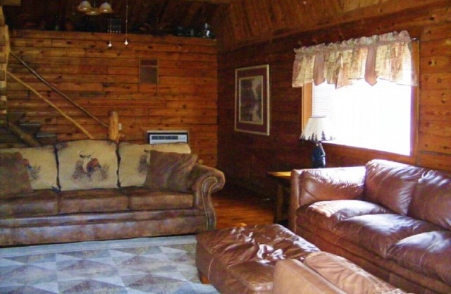 High Shoals Cabins, Cabin 4. Two miles from Lake Ouachita access