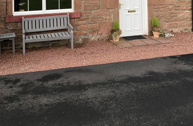 High Standard ,Modern, Well Equipped and Perfectly Situated Two Bedroom Cottage