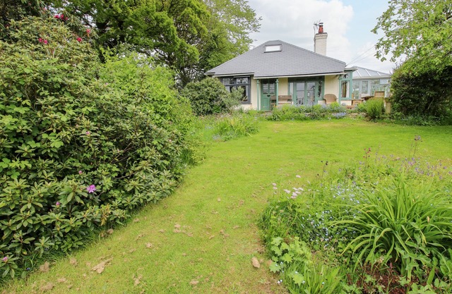 HILL BROW, pet friendly, with open fire in Hatton, Shropshire