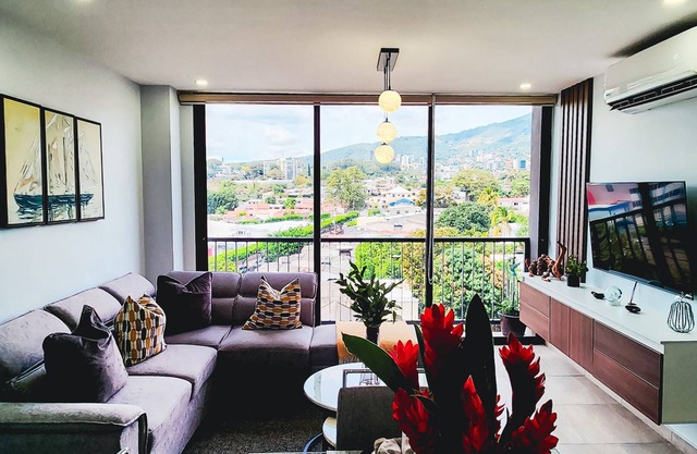 Hill Top View Apt - Col. Escalón