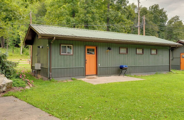 Hillsgrove Cabin: 9 Mi to Worlds End State Park!