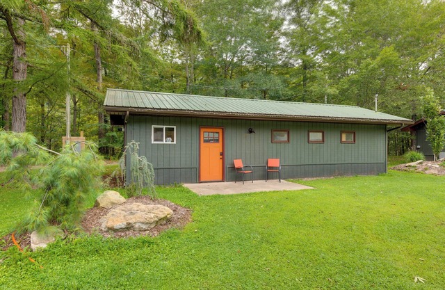 Hillsgrove Cabin w/Community Perks: Pets Welcome!