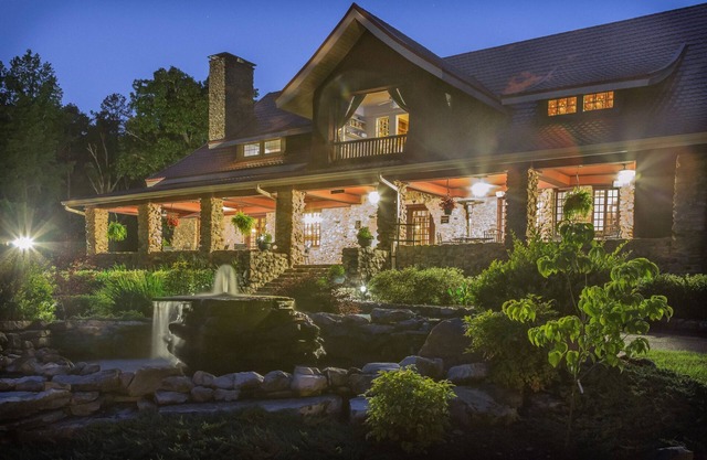 Hilltop Manor Bed and Breakfast