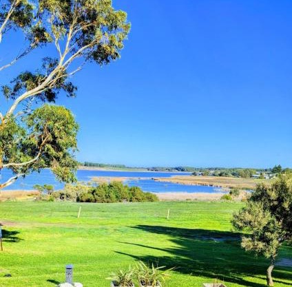 Hilltop Riverview Retreat