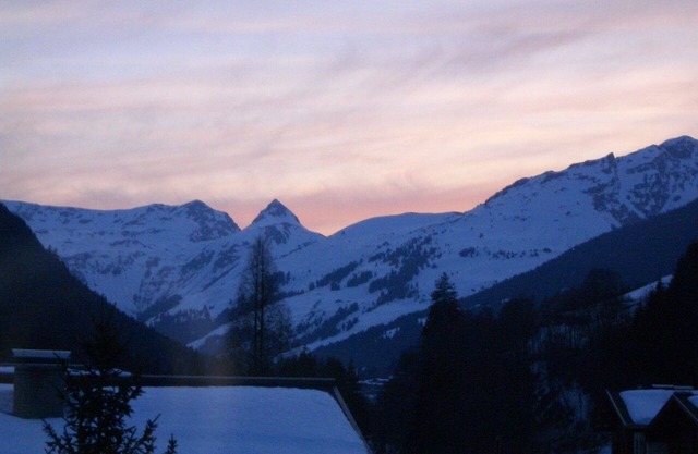 Hinterglemm: Charming modern apartment next to the piste of World Cup 24 + WM 25