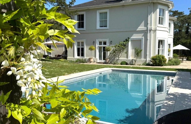 Hinton Main House and Grounds 4 Bed