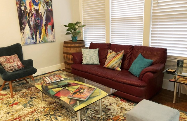Hip 3BR/2BA Highlands Loft on BEST Part of Bardstown Road. Comfy & Convenient!