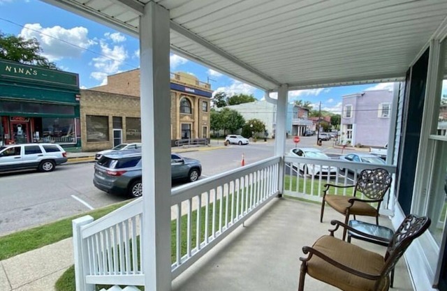 Historic Augusta Ky Escape with private parking
