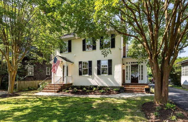 Historic Charm Meets Walkable Convenience in the Heart of Annapolis with Parking