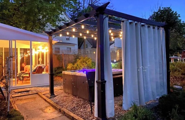 Historic Highland Square, Hot Tub Garden Oasis