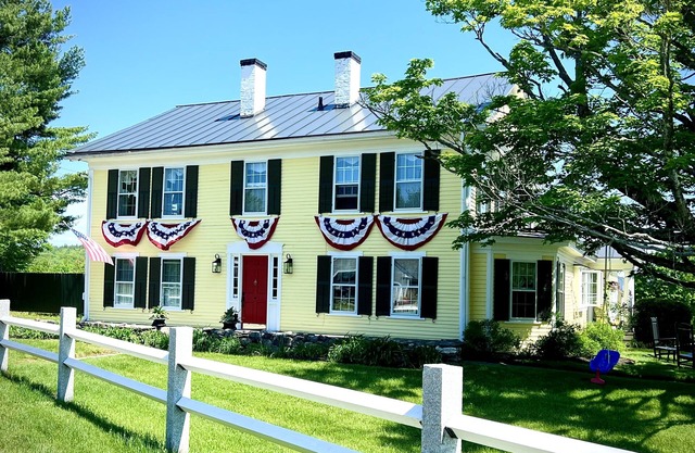 Historic Home In the Heart of New London