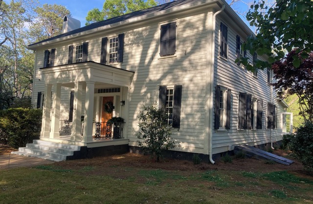 Historic house in Greensboro, Lake Oconee, Augusta with all modern amenities.