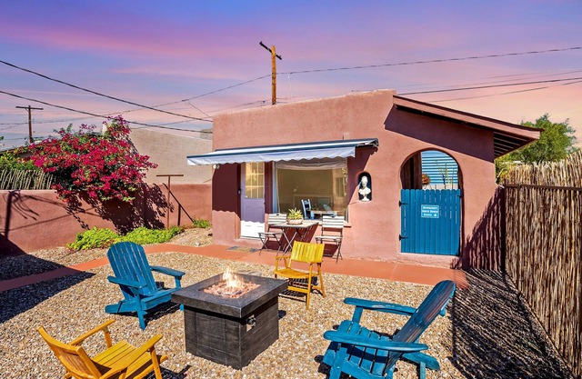 Historic Studio Guesthouse Casita 2 Blocks from the UofA - Low Summer Rates! 🏡