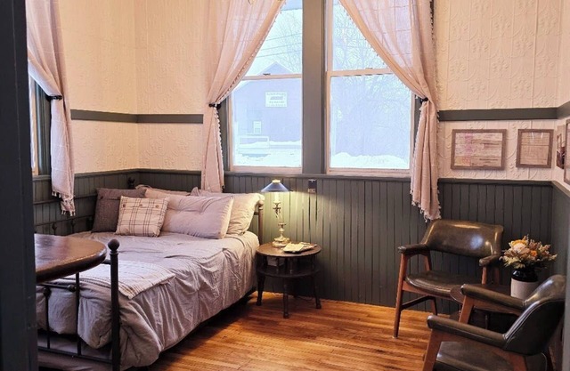 Historic Train Depot-Cozy & Centrally Located in Norfolk, NY