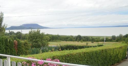 Holdfény Apartman