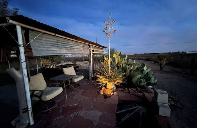Hole in the Wall Getaway - USA/MEXICO Border Bed & Breakfast