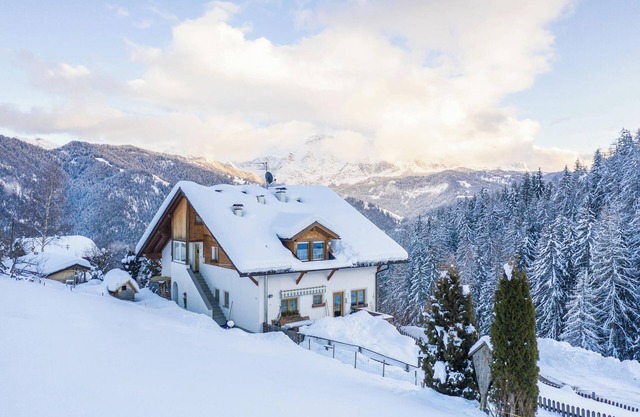 Holiday Apartment B in House Belodei with Mountain View & Wi-Fi; Parking Available