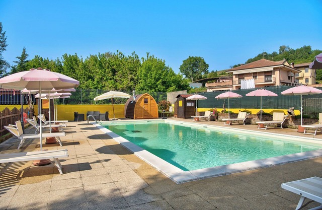 Holiday Apartment "Jasmine" with Pool, Private Terrace & Wi-Fi