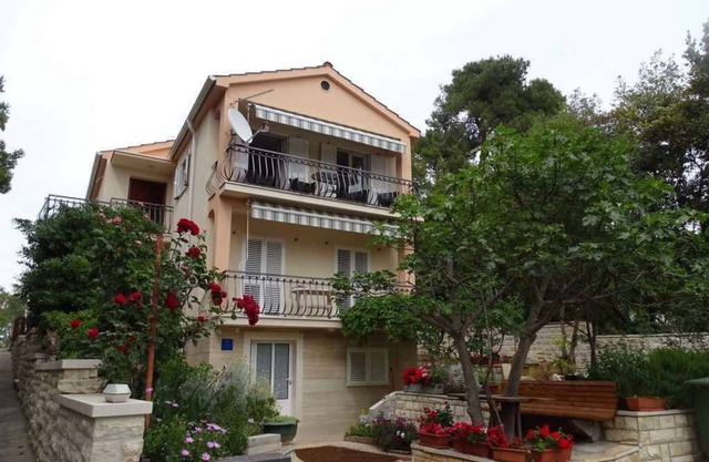 Holiday apartment 30 m from the beach