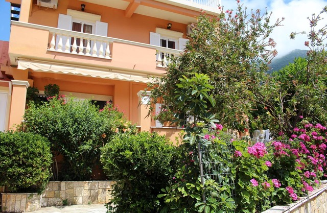 Holiday apartment directly at the sea, fantastic sea view | Paramonas, Corfu