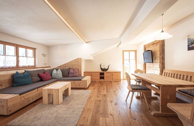 Holiday Apartment "Edelweiss" with Mountain View, Private Terrace & Wi-Fi