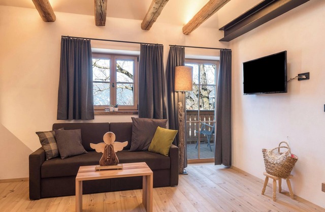 Holiday Apartment "Hatzeshof-Heustadel" with Mountain View, Wi-Fi, Balcony & Garden