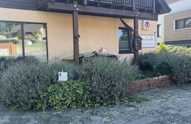 Holiday Apartment "Plätzchen Am Krebsberg" with Balcony & Wi-Fi