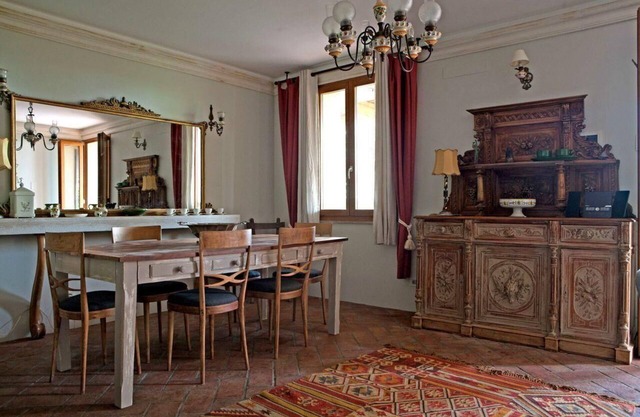 Holiday Volterra Persons Bedrooms 