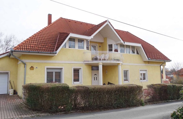 Holiday apartment with air conditioning and Internet