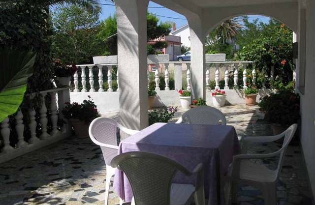 Holiday apartment with terrace and barbecue