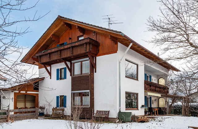 Holiday Apartment 'Zugspitzblick' with Mountain View, Balcony and Wi-Fi