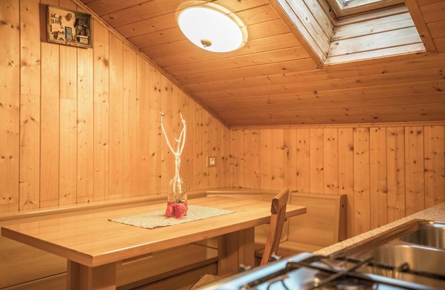 Holiday at Farmyard Rosshof - Attic Apartment Mansardato with Wi-Fi and Balcony
