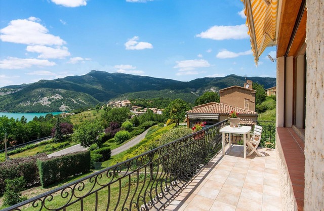 Holiday home in Saint-Julien-du-Verdon with garden