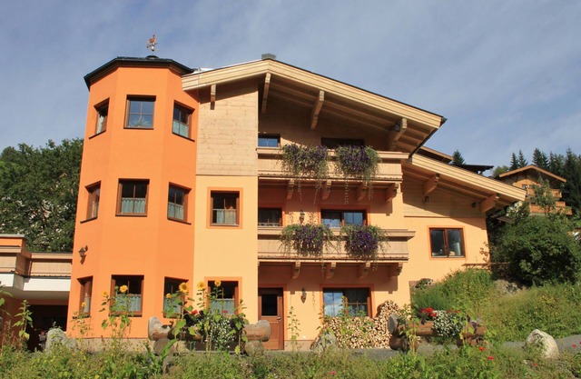 Holiday home with wellness right by the slopes