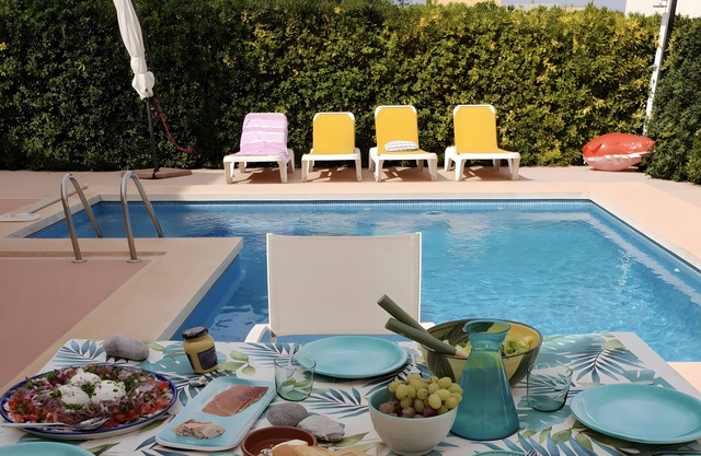 Holiday Home 'Mateu' with Private Pool, Wi-Fi and Air Conditioning
