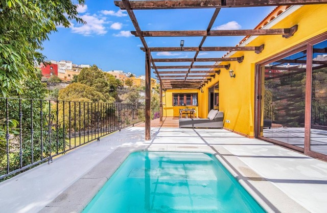 Holiday Home 'A Modern Canarian House' with Wi-Fi and Air Conditioning