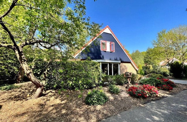 Holiday home Buitenplaats Berg with 5 rooms