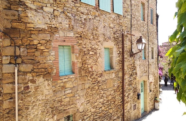 Holiday Home 'Casa Peratallada' with Wi-Fi and Air Conditioning