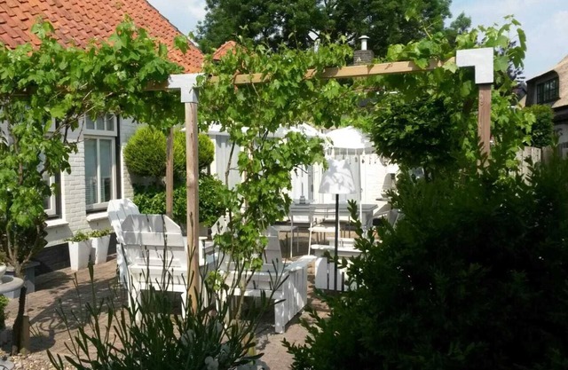 Holiday Home “Engel van de Molen” for Couples with Terrace, Garden & Wi-Fi