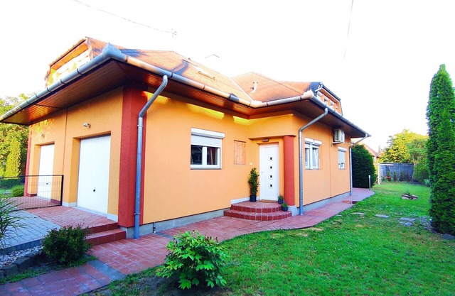 Holiday home family friendly with air conditioning