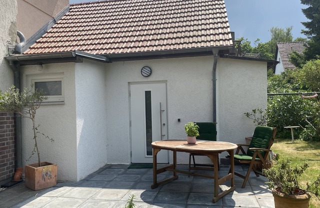 Holiday Home 'Ferien Am Berliner Mauerweg' with Private Terrace and Wi-Fi