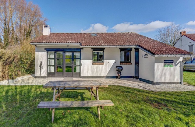 Holiday home in Heuvelland with garden
