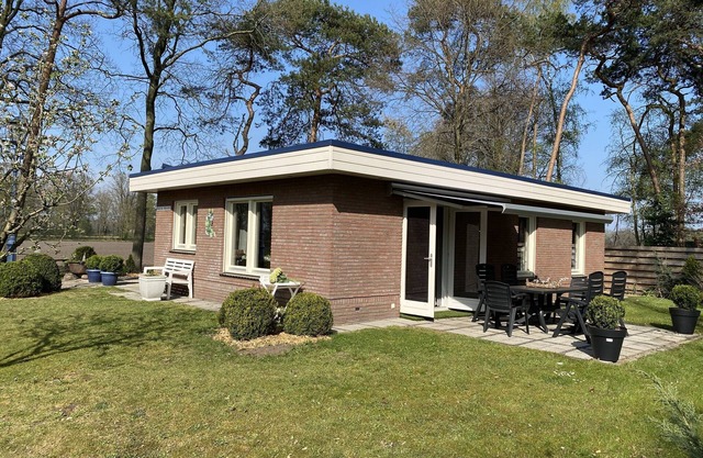 Holiday Home in Reutum with Bubble Bath