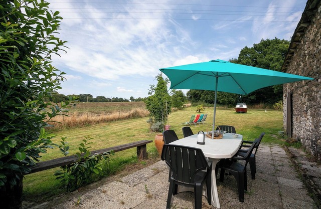 Holiday Home 'L'abreuvoir Du Leffo' with Private Terrace, Private Garden and Wi-Fi